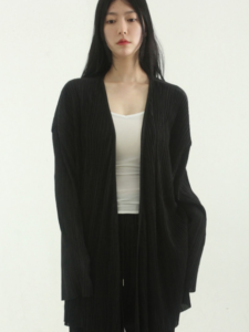 pleated-wrap-cardigan_004_IDS-370_5640x640.png