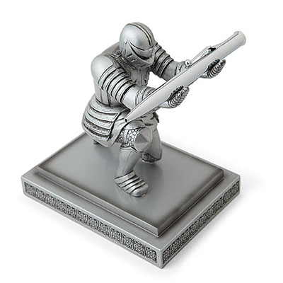 executive-knight-pen-holder-resin_office-accessories_silver_IDS-015_800x800